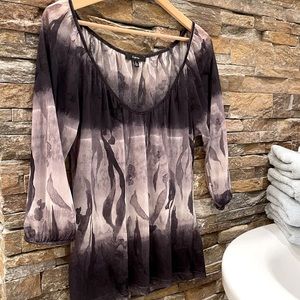 Beautiful Express sheer top L